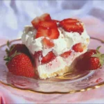 Delizia di Fragole: dessert fresco e gustoso con fragole fresche