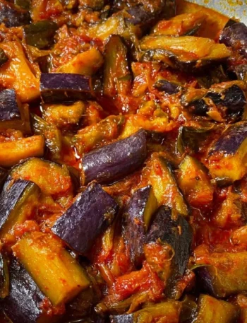 Melanzane a funghetto: ricetta gustosa e facile da preparare.