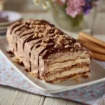 Semifreddo alla nutella e wafer decorato con cioccolato e wafer croccanti