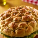 Focaccia soffice da farcire con ingredienti freschi e saporiti