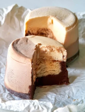 Spumone Salentino, un gelato tradizionale del Salento con diversi strati di sapore.