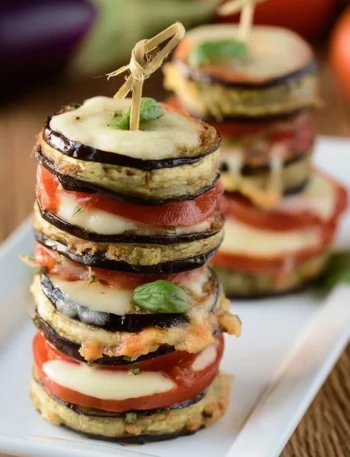 Torrette di melanzane farcite con ingredienti freschi e gustosi