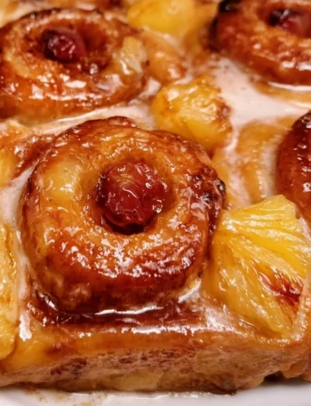 Brioche alla Cannella Capovolta con Ananas, dolce soffice e profumato