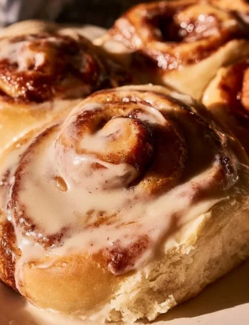 Cinnamon roll morbidissimi e appiccicosi, ricetta infallibile da provare