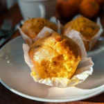 Muffin alla zucca freschi e soffici appena sfornati