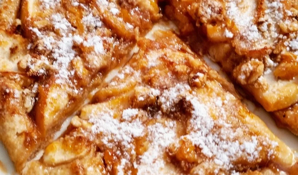 Pizza Dolce di Mele, una dolce curiosità culinaria italiana