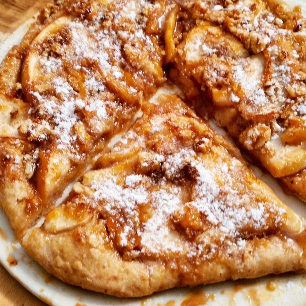 Pizza Dolce di Mele, una dolce curiosità culinaria italiana