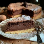 Torta della nonna al cioccolato con crema e pinoli