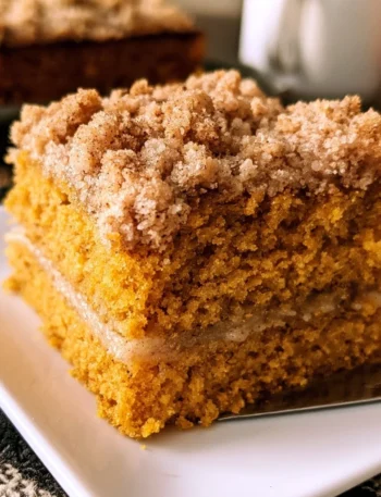 Torta di Caffè alla Zucca, dolce autunnale con sapori ricchi e aromatici.