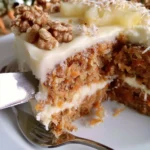 Torta di carote con ananas e cocco, un dolce colorato e gustoso