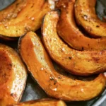Deliziosa zucca al forno con spezie, pronta da servire come contorno