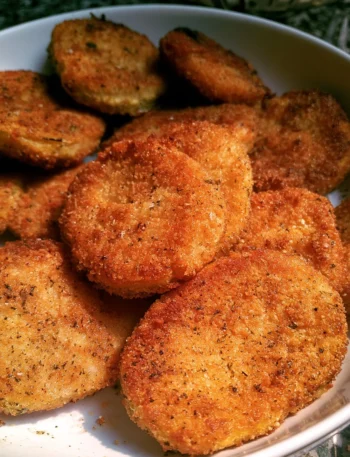 Cordon bleu di zucca preparato nella friggitrice ad aria, piatto vegetariano