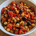 Insalata di ceci con peperoni arrostiti e olive
