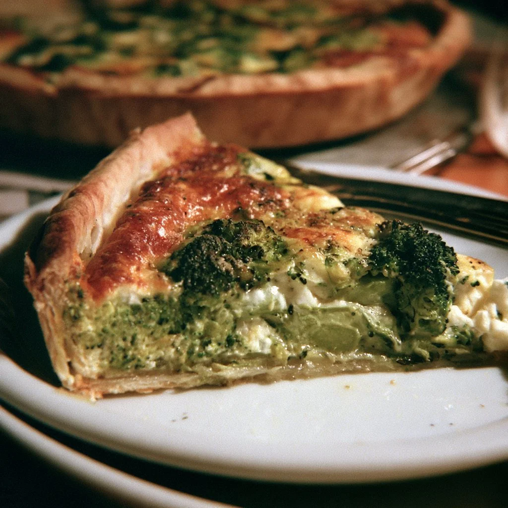 Torta salata con broccoli e scamorza, piatto gustoso e sano